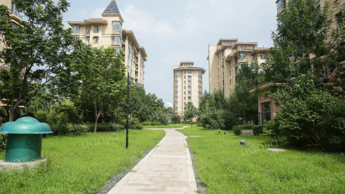 中润 · 华侨城四组团外景图