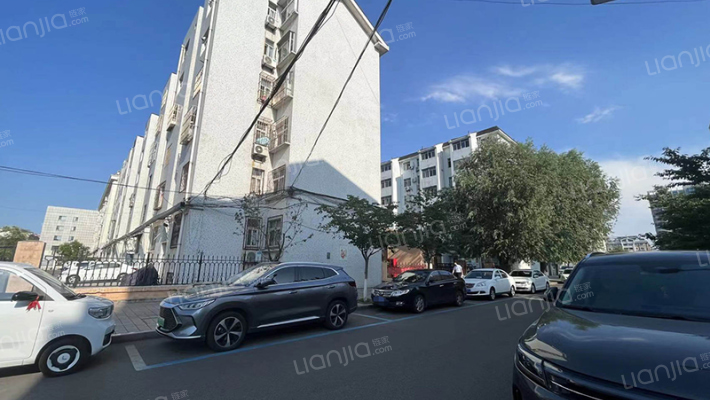 亚洲房地产宿舍外景图