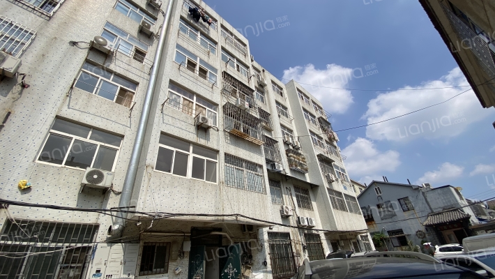 庄头新村商住楼外景图