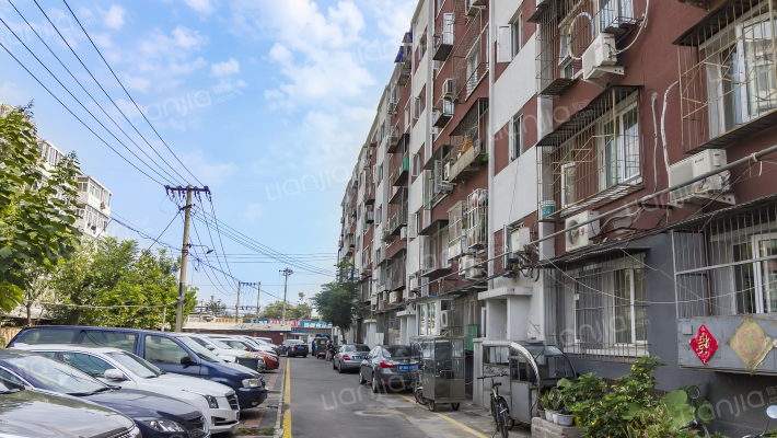 六里屯东里外景图