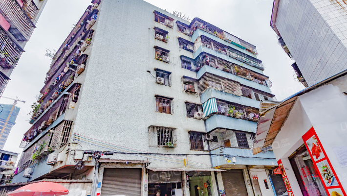 老安山街外景图