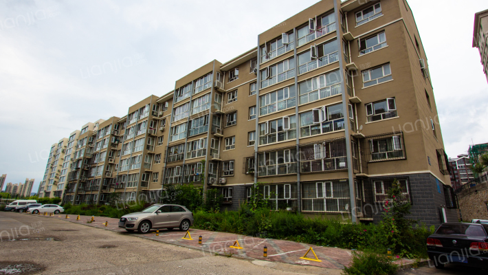 山语华庭外景图