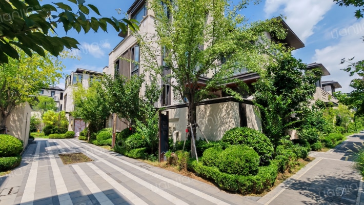 万科观贤别墅外景图