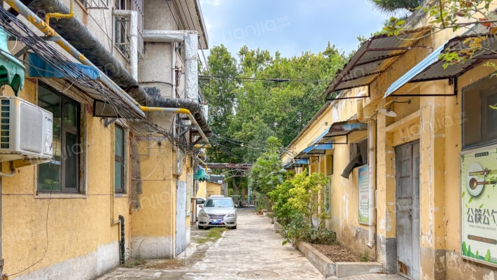 骏马路工行北院外景图