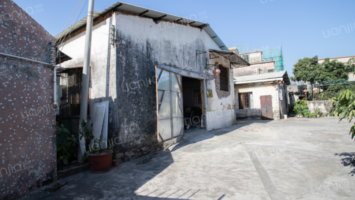 下陂头自建房外景图