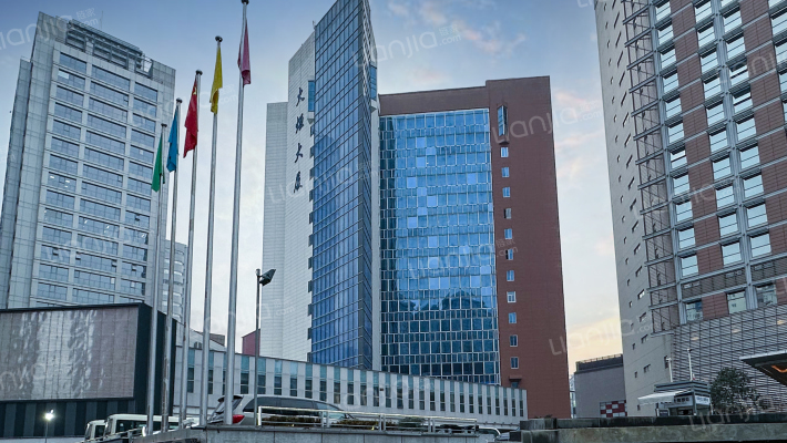 火炬大厦外景图