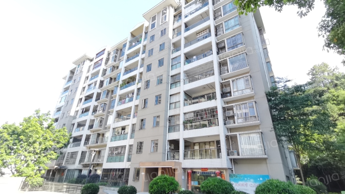 高榜山庄外景图