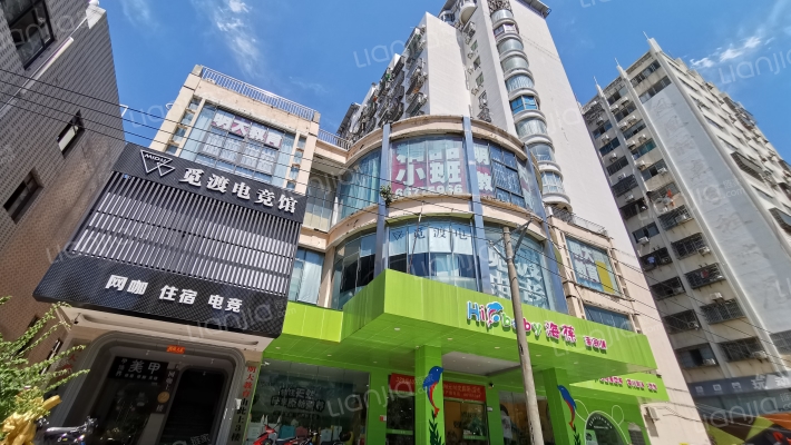 阳光假日公寓外景图