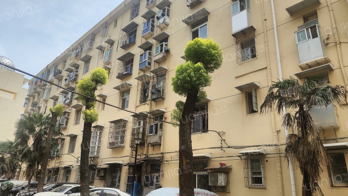 吴兴北村外景图