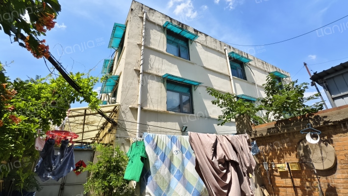 建西3院宿舍外景图