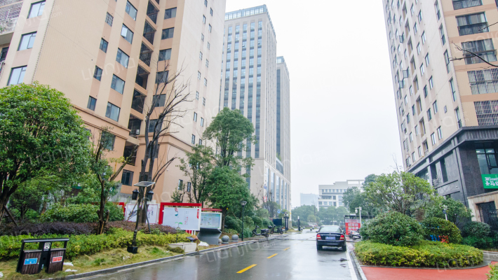 新南天古汉国际广场外景图