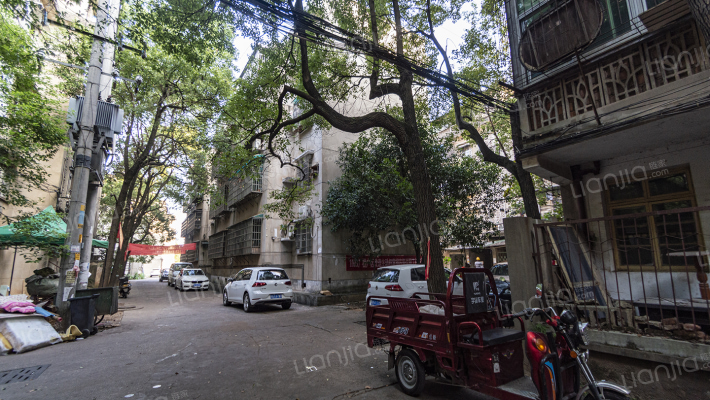 1103厂家属区外景图