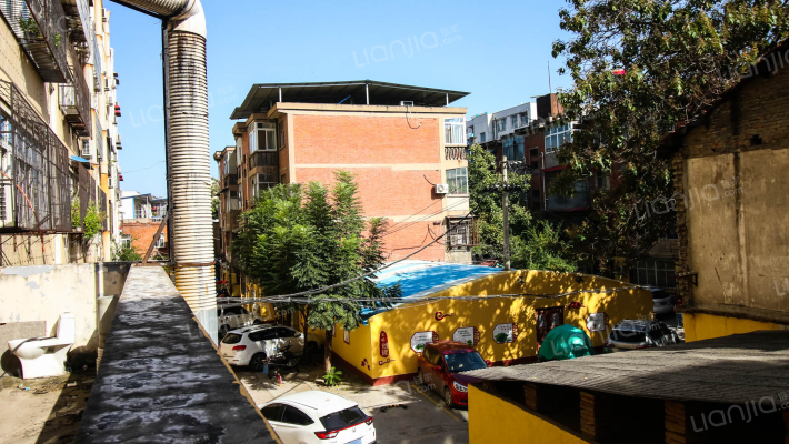 纺织品家属院外景图