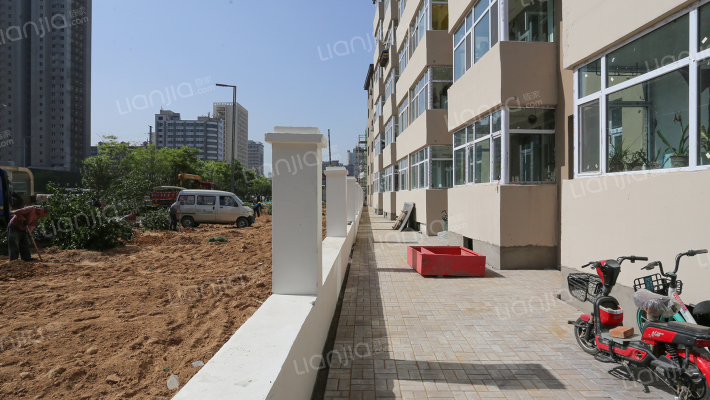 东安路土产日杂宿舍外景图