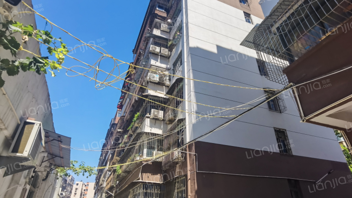 西彩一号院外景图