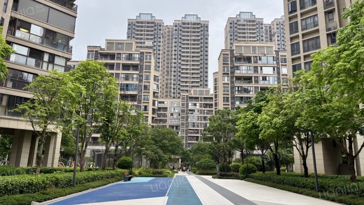 保利珑玥公馆外景图