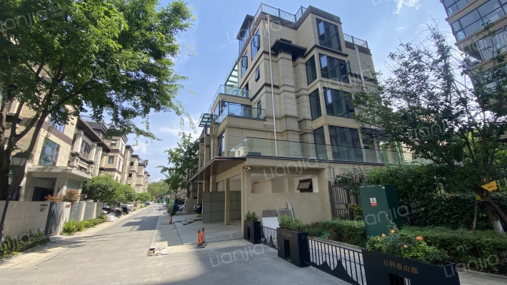 万科五龙山蓝山别墅外景图