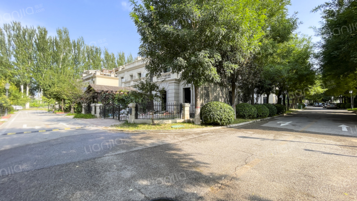 大湖御湖苑外景图