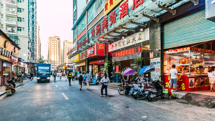华丰润商业大厦外景图
