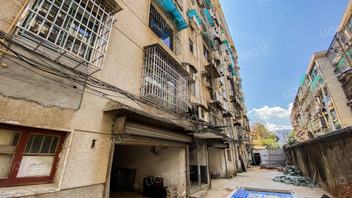 招生办宿舍外景图