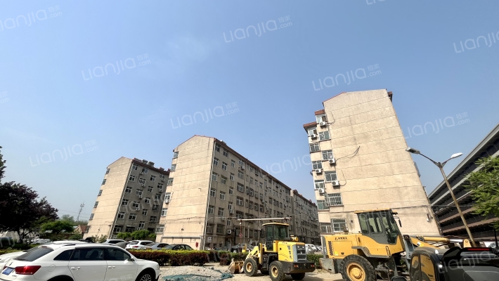 岱银集团职工宿舍区外景图