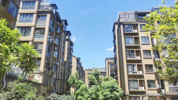 申基金色蓝庭外景图