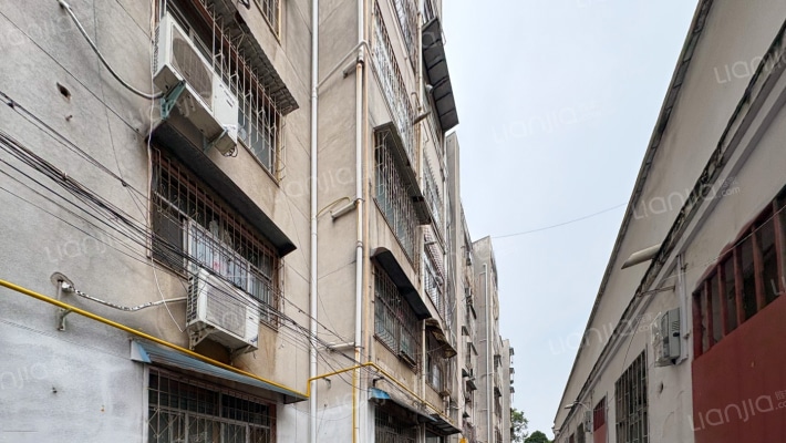 驻马店市第一高级中家属院外景图