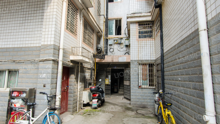 成达花园外景图