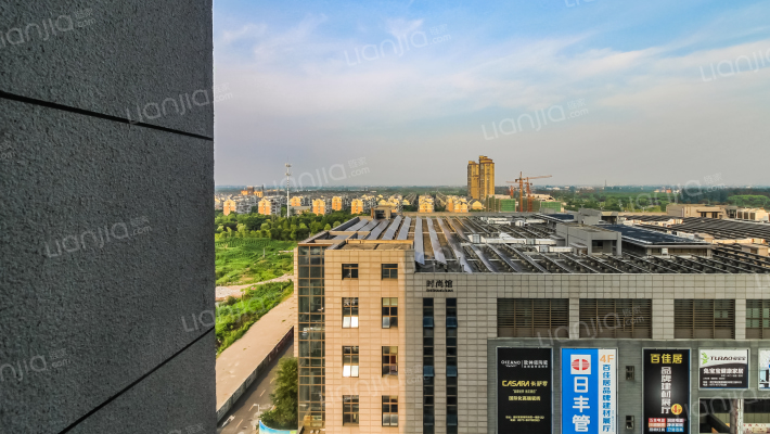 鸿运大厦外景图