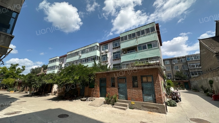 教育学院宿舍外景图