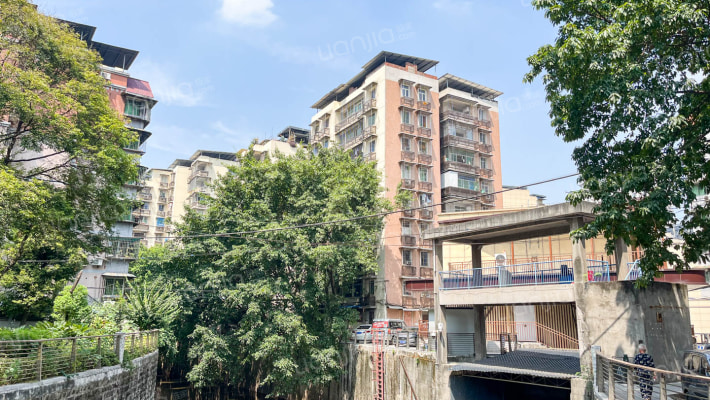 石坪桥后街外景图