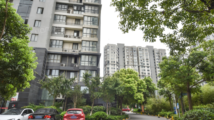 宝龙广场外景图