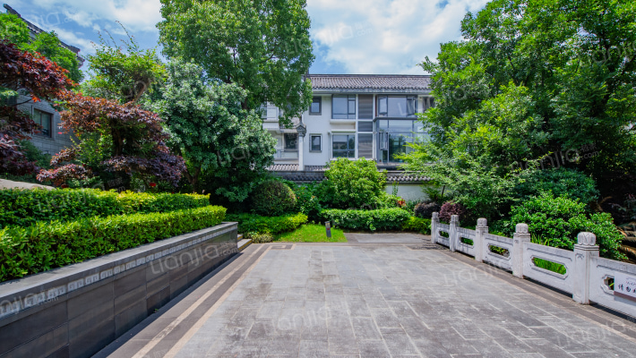 鸿信大宅门外景图