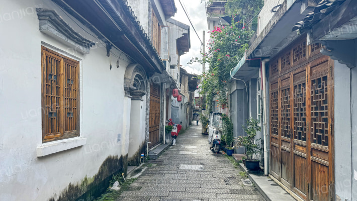 道院前街外景图