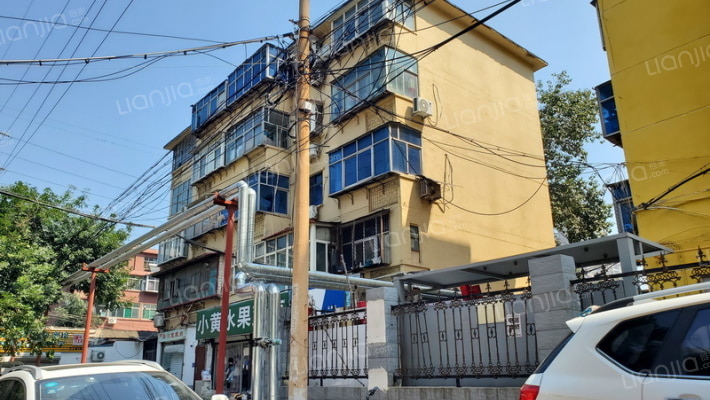 威远集团宿舍外景图