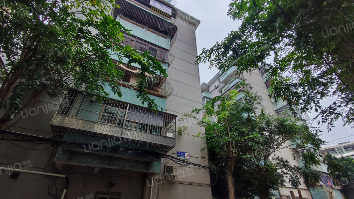 美舍河省人大住宅区外景图