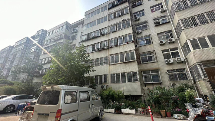 青年路土产公司宿舍外景图