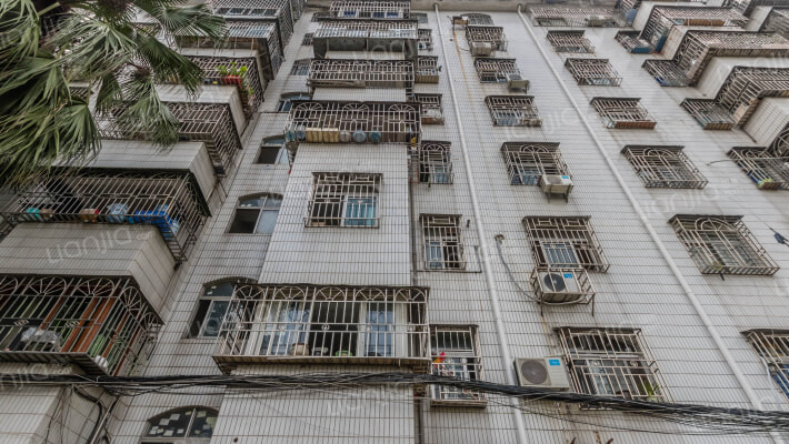 西环路何格统建楼外景图