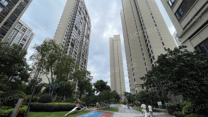 旭辉美的东樾城外景图