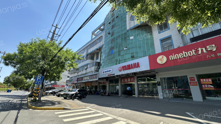 东台镇运输公司综合楼外景图