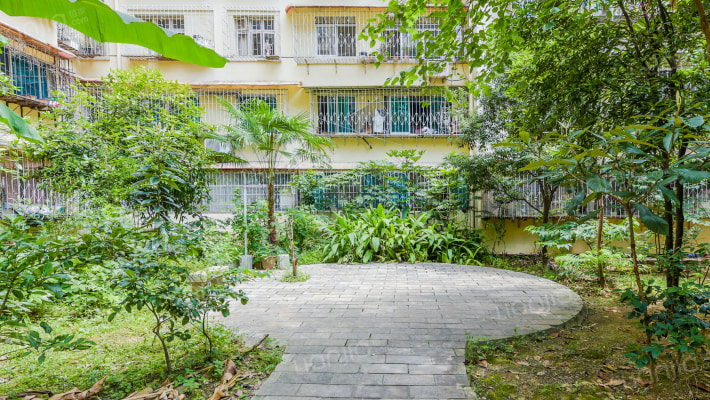 八鸽岩铁路小区外景图