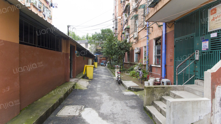 迈皋桥街2号外景图