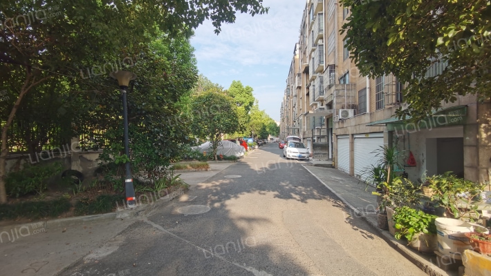 靖江镇黎明苑外景图