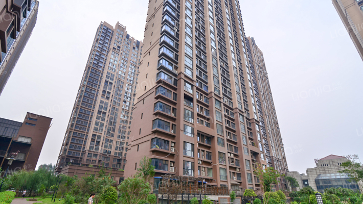 东方银座中心城外景图