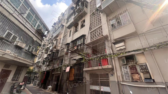 航空路24号外景图