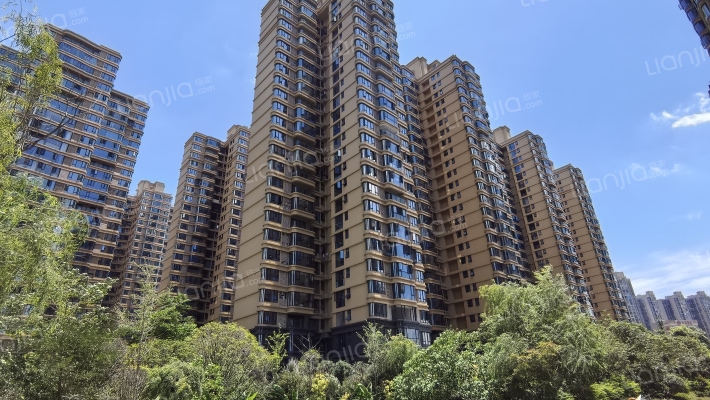 会展三润城外景图