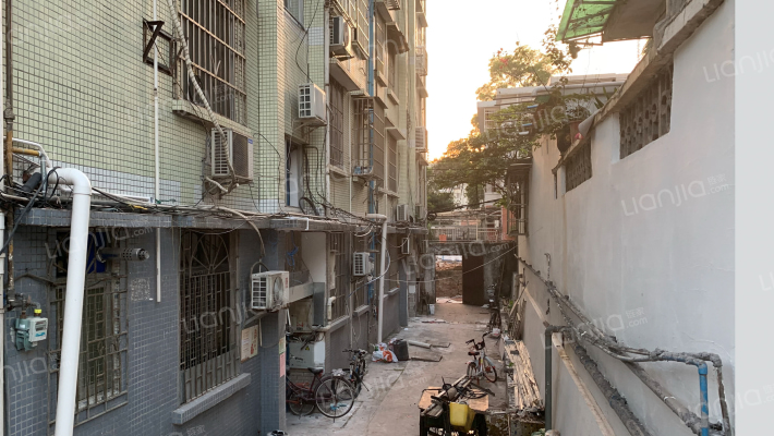 体院宿舍外景图