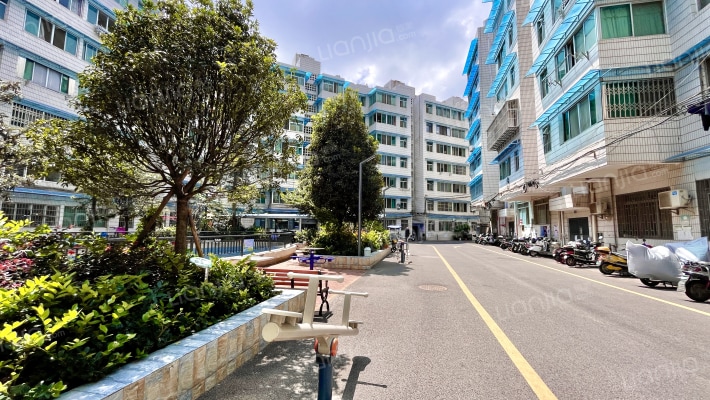 云汽实业公司宿舍外景图