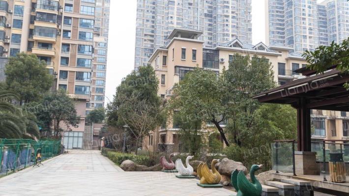 勤诚达新界外景图