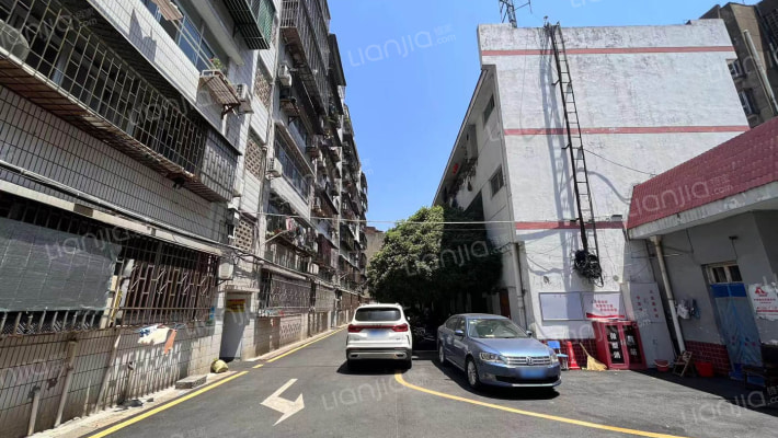 中环水务公司家属院外景图